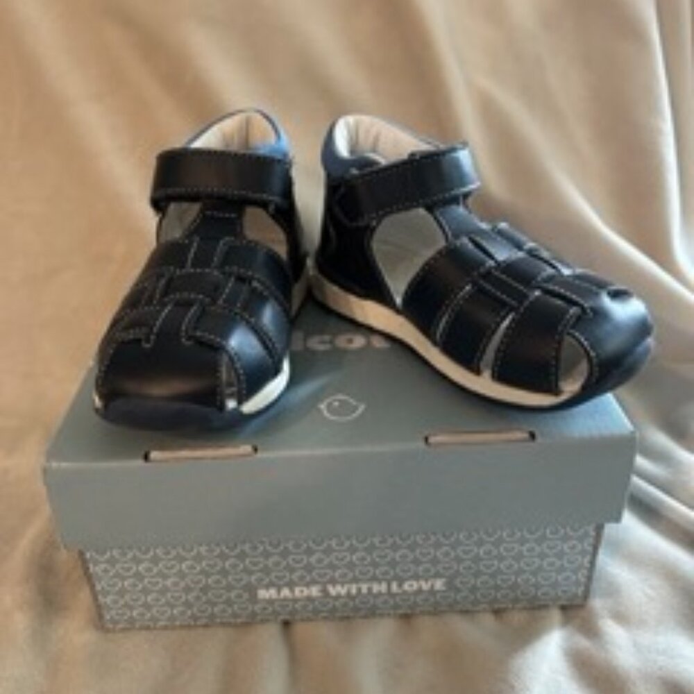 Falcotto, Toddler sandal, size 24 (6.5/7), Navy Blue